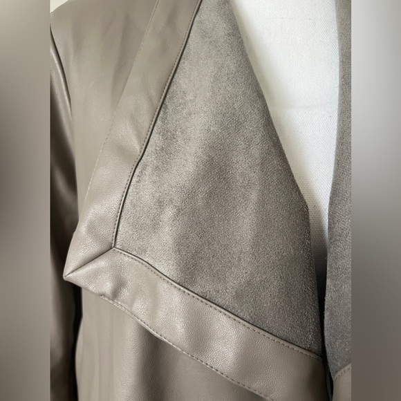 Saks Fifth Avenue Faux Leather Open Front Jacket Size Small Taupe Drape Style - Picture 6 of 15